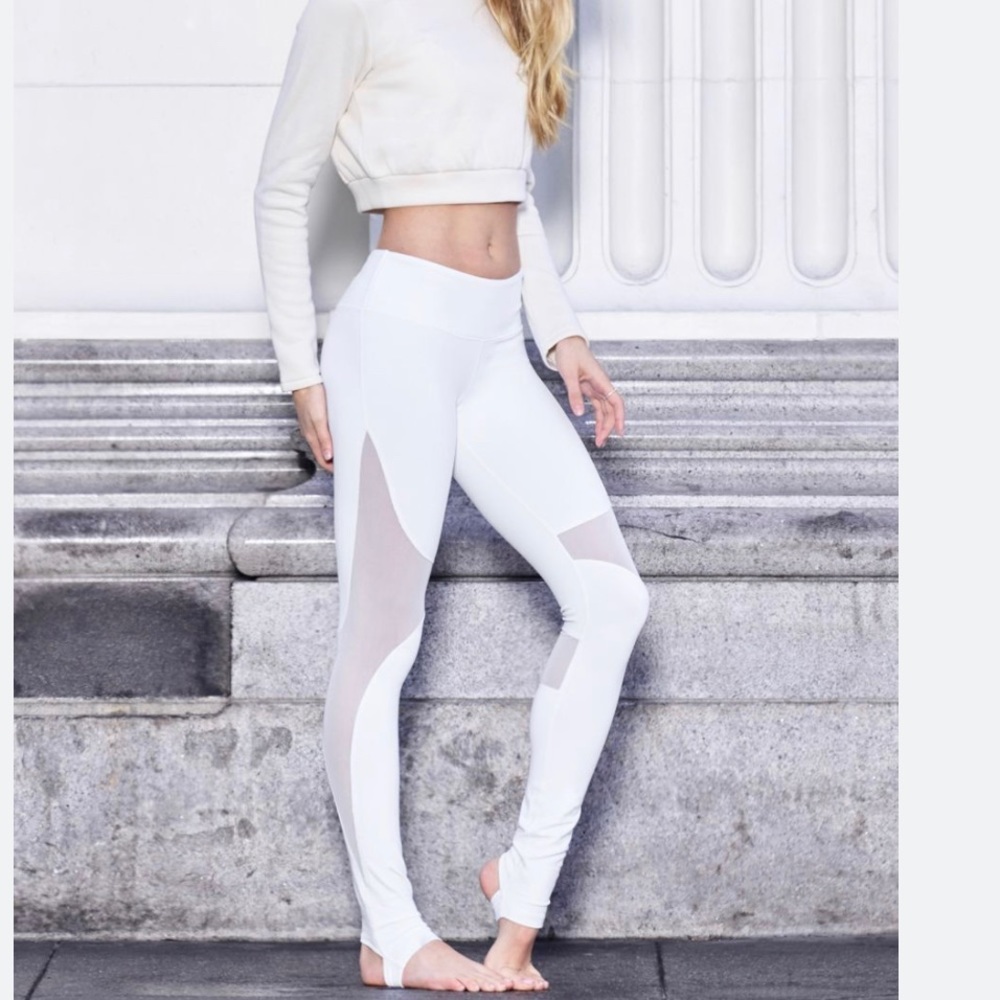 Alo Yoga Great Condition High Waisted Coast Legging White!